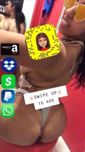Chica caliente de Snapchat Su usuario es estefanyxxx1