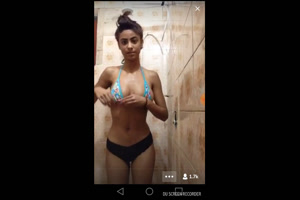 Hermosa Latina tratando de llegar a los 3k en instagram 