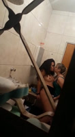 Lesbianas espiadas en el baño parto 2