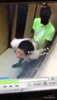 Pillados por camara de seguridad follando en ascensor