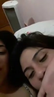 2 Lesbianas mexicanas hacen travesera por el celular 