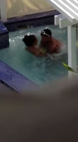 Sexo duro en la piscina