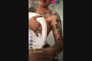 Otro Live de Mami Jordan duchándose y tocándose desnuda