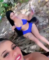  2 Dominicanas muy caliente en el monte 