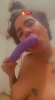 Dominicana inventando un poco con su nuevo Dildo 