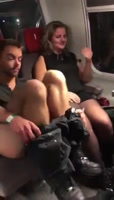 Casal flagrado no trem