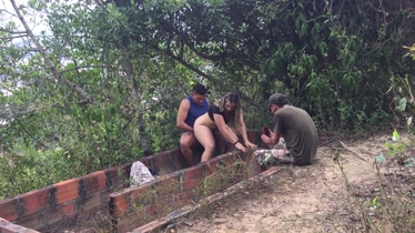 Desconocido nos graba mientras follamos al aire libre