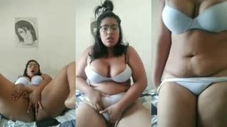 Una Jovencita Gordita con las tetas bien grandes 