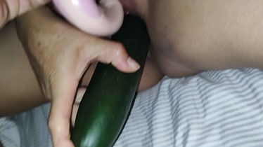 Amante le gusta darse con pepino